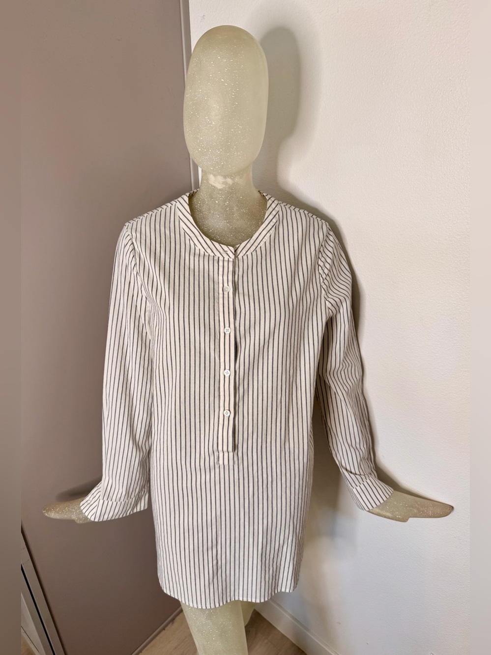 Jenni Kayne Hampton White Long-Sleeve Button Polo Shirt with Pinstripes. Size L